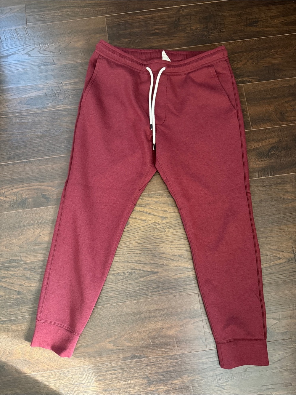 American Eagle Outfitters Men’s Maroon Jogger Pants with White Drawstring